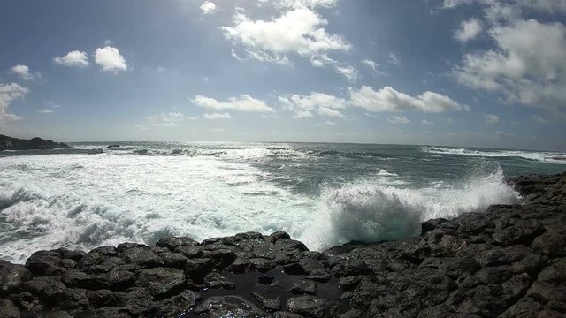 Riesenwellen an der Vulkank&uuml;ste bei El Cotillo, Fuerteventure, Kanaren, Spanien, Meer, Insel