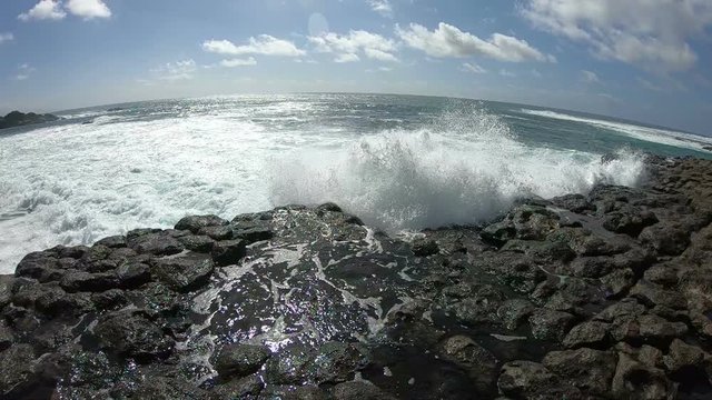 Riesenwellen an der Vulkank&uuml;ste bei El Cotillo, Fuerteventure, Kanaren, Spanien, Meer, Insel