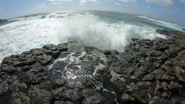 Riesenwellen an der Vulkank&uuml;ste bei El Cotillo, Fuerteventure, Kanaren, Spanien, Meer, Insel