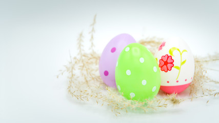 Happy easter, colorful easter egg on white backgrounds, easter holiday decorations, easter concept backgrounds