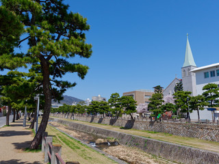 兵庫県芦屋市 芦屋川とカトリック芦屋教会