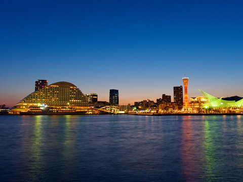 神戸港の夕景 新港第一突堤からの眺め