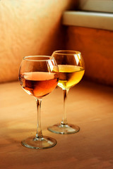 different types of wines and shapes of glasses