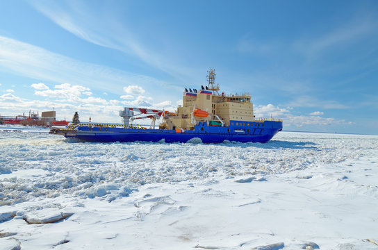 Icebreaker in the water area of the port.