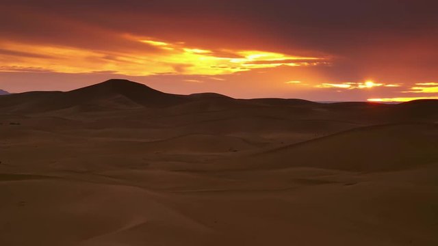 Beatiful landscape in Sahara desert at sunset, zoom in timelapse 4k

