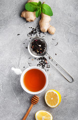 Tea with lemon and mint