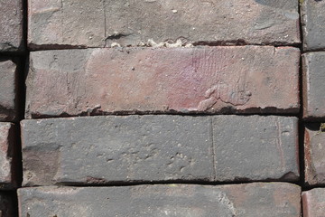 Rote Pflasterstersteine aus Beton