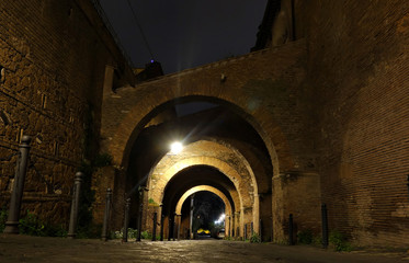 Obraz premium arches at night in Rome