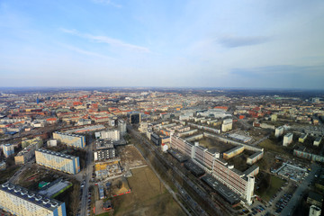 Fototapeta na wymiar Panorama Wrocławia z linią horyzontu, widok z wieżowca Sky Tower.