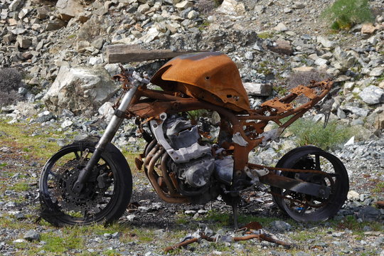 Ausgebranntes Motorrad