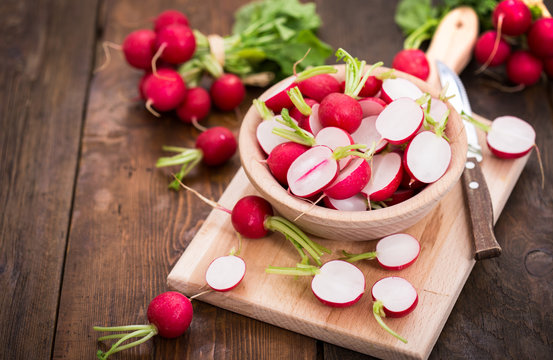 Fresh organic radishes