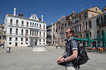 Wenecja, turysta znałazł spokojny, bezludny wenecki plac