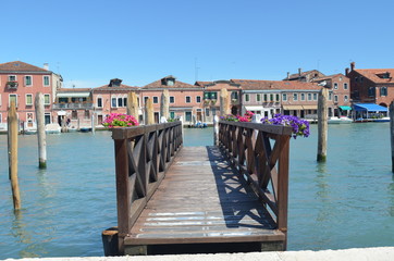 Ukwiecony pomost na Murano, Laguna Wenecka, Włochy