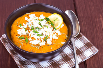 Vegetable diet cream soup with goat cheese