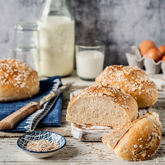 White Bread Buns with Rolled Oats