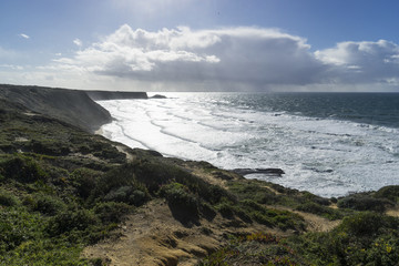 Felsküste am Atlantik im Parque Natural do Sudoeste Alentejano e Costa Vicentina, Algarve, Portugal, Europa