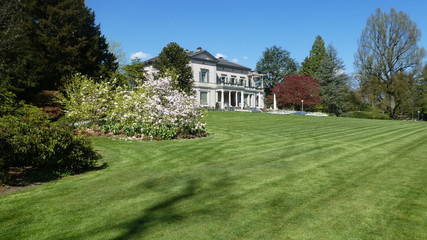 Springtime in Switzerland - Zuggersee Cham Villette park