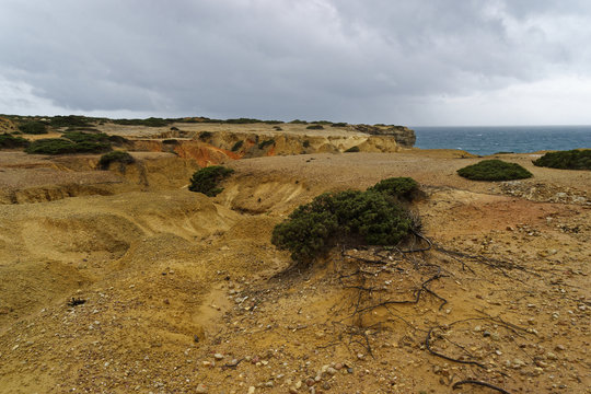 Felsk&uuml;ste am Atlantik im Parque Natural do Sudoeste Alentejano e Costa Vicentina, Algarve, Portugal, Europa