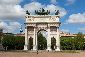 Fototapeta na wymiar Triumph Arc - Arco Della Pace in Sempione park in Milan, Italy