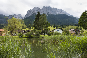 Fototapeta na wymiar Lake And Mountains In Grainau, Germany