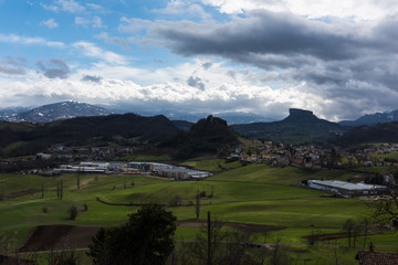 Fototapeta premium Panorama Pietra di Bismantova