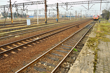 Fototapeta na wymiar Pociąg osobowy na bocznicy kolejowej.