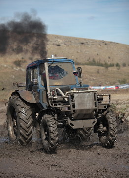 Tractor mud racing   