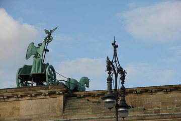 Fototapeta premium Quadriga auf dem Brandenburger Tor in Berlin