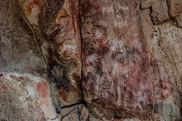 Pinturas rupestres en la Cueva de las Manos, Patagonia, Argentina