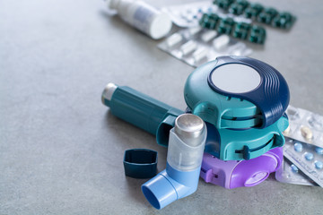 Pills and inhalers for asthma, bronchitis, lungs diseases