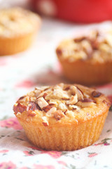Muffins with nuts