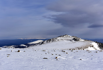 Fototapeta na wymiar high-altitude subarctic landscape of the Northern Urals in the vicinity of Mount Konzhakovskiy Kamen