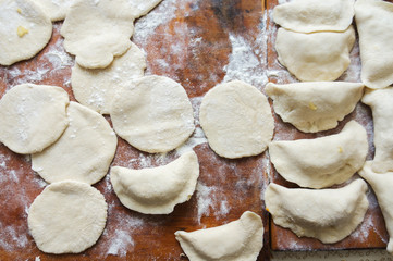 Preparation of homemade dumplings of prepacked decomposition.