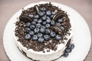 Home made cheesecake without baking with blueberries and chocolate 