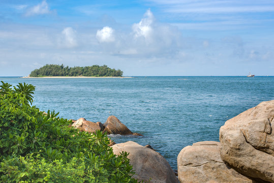 sea and island