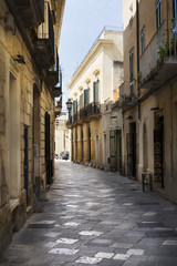 Fototapeta na wymiar alleys of the historic center of Lecce