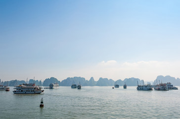 Naklejka premium Halong bay boats
