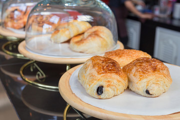 closeup raisin bread on board