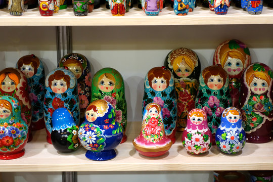 Traditional russian toys