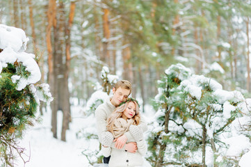 Winter wedding photosession in nature
