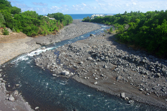 La Réunion - Rivière après la crue