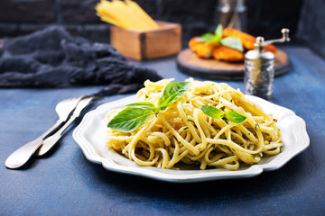 spaghetty with pesto