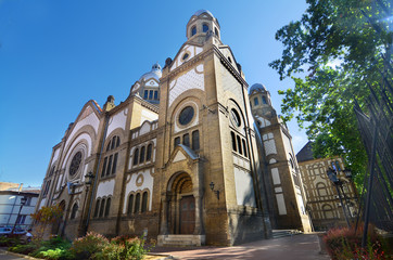 Synagogue in  Novi Sad  - the capital of the autonomous province of Vojvodina, Serbia
 - obrazy, fototapety, plakaty
