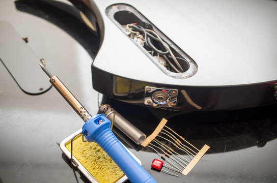 ギター　修理　改造　はんだ