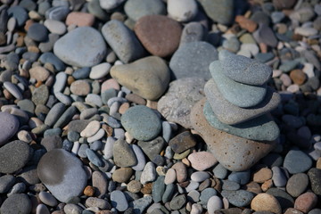 the texture of the pebbles