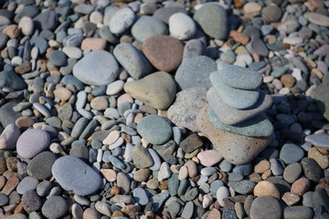 the texture of the pebbles