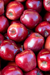 red apples