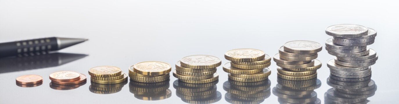 Finanzen, Euro, steigender Gewinn und Einkommenssteigerung, Hintergrund, Panorama