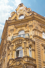 Fototapeta na wymiar historical house facade in Prague