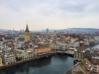 Fototapeta na wymiar Limmat River in Zurich.